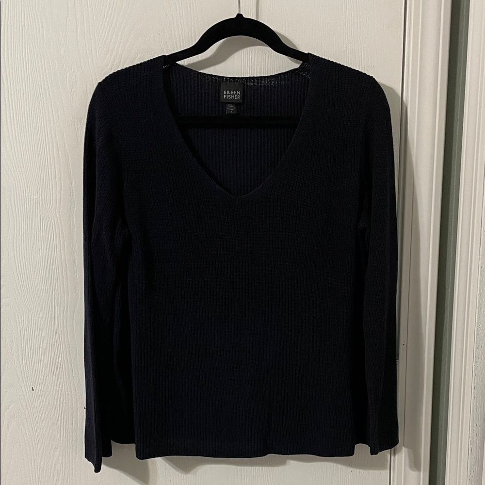 Eileen Fisher Silk Blend Like New Santana Knit V-Neck Navy Sweater Size Large - Picture 1 of 6